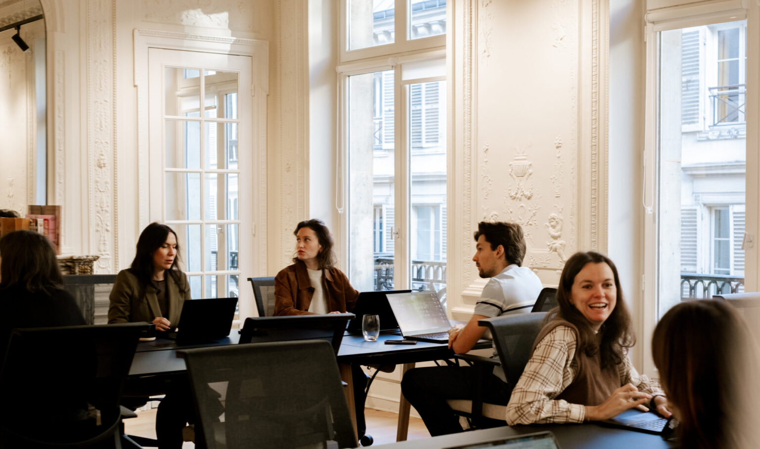 Du bureau à l’événement : les espaces hybrides selon Jöro