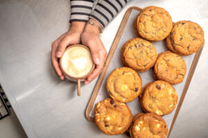latte & cookies